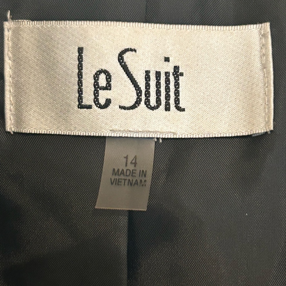 Le Suit Elegant Textured Black Blazer And Skirt Suit - Picture 2 of 5